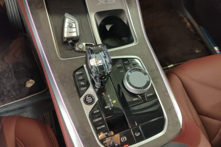 Used BMW X5 2022 xDrive 30Li Luxury M Sport Package
