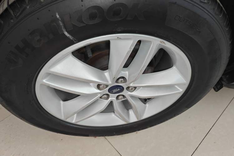 Used Ford Edge 2018 EcoBoost 245 Two-Wheel-Drive Platinum Edition 7-Seater China V Emission Standard