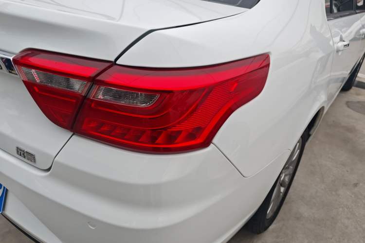 Used Geely Auto Vision 2019 Upgraded Model 1.5L CVT Luxury Version China VI Standard
