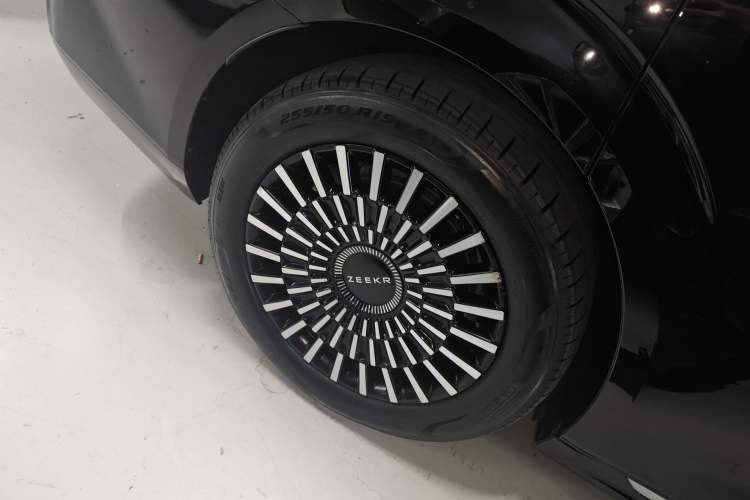 Used Zeekr 009 2024 7-Seater Walk-Through Version Four-Wheel Drive 108 kWh