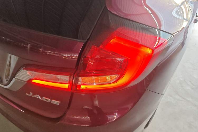 Used Honda Jade 2017 1.8L automatic Comfort version 5 seats
