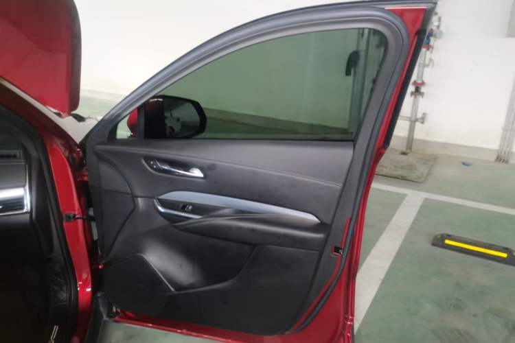 Used Cadillac XT4 2021 28T Two-Wheel Drive Leading Version
