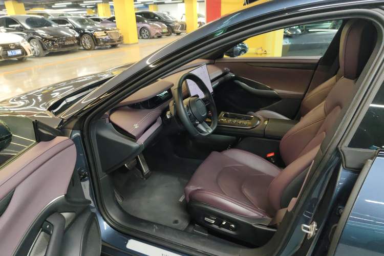 Used  SU7 2024 Four-Wheel Drive Ultra-Long Range Advanced Intelligent Driving Max Edition
