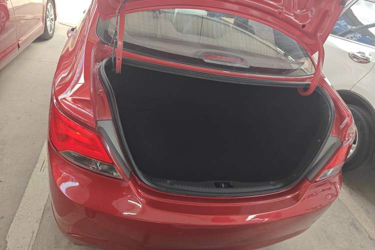 Used Hyundai Verna 2014 1.4L Manual Smart GLS Trim
