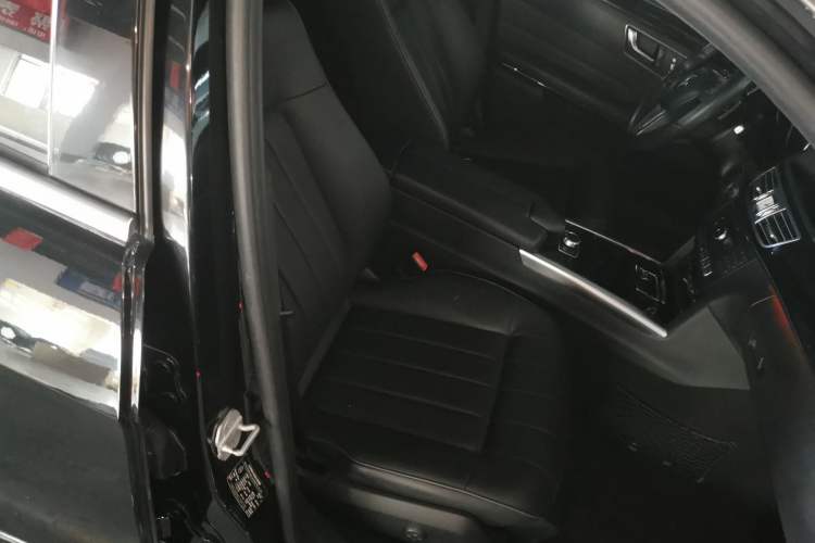 Used Mercedes-Benz E-Class 2015 Facelift E 200 L Sport Edition
