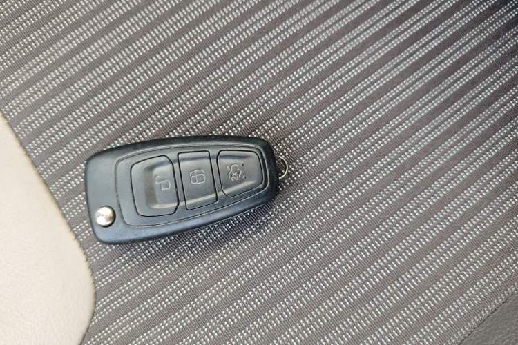 Used Ford Focus 2012 Sedan 1.6L Automatic Fashion Edition