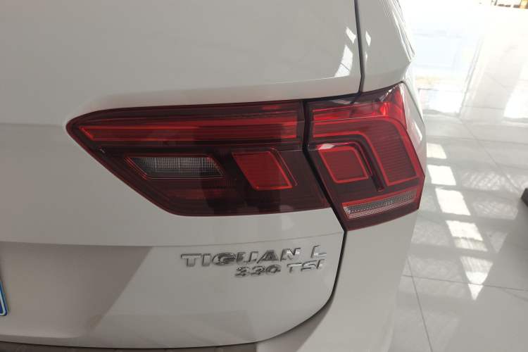 Used Volkswagen Tiguan L 2018 330TSI Automatic Two-Wheel Drive Luxury Edition
