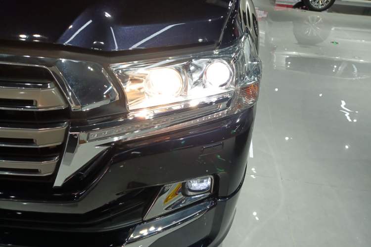 Used Toyota Land Cruiser 2017 4.0L GX 7-Seater U.S.-Spec Version
