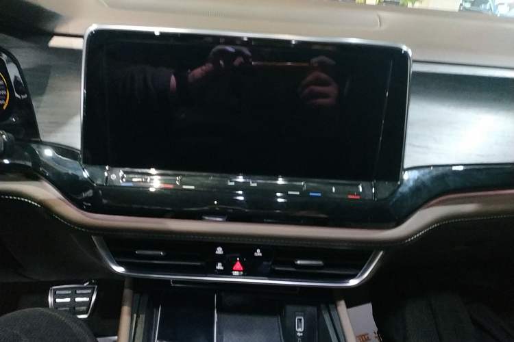 Used Volkswagen Viloran 2023 380TSI Luxury Edition
