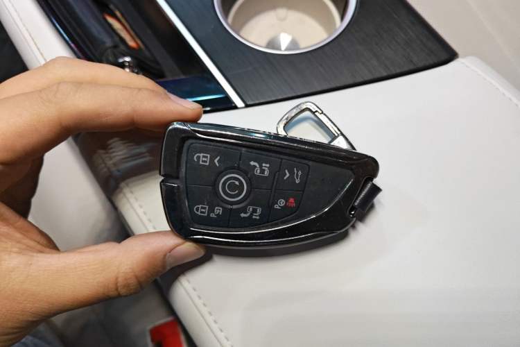 Used Buick GL8 New Energy 2024 Lu Zun Luxury Edition 7-Seater
