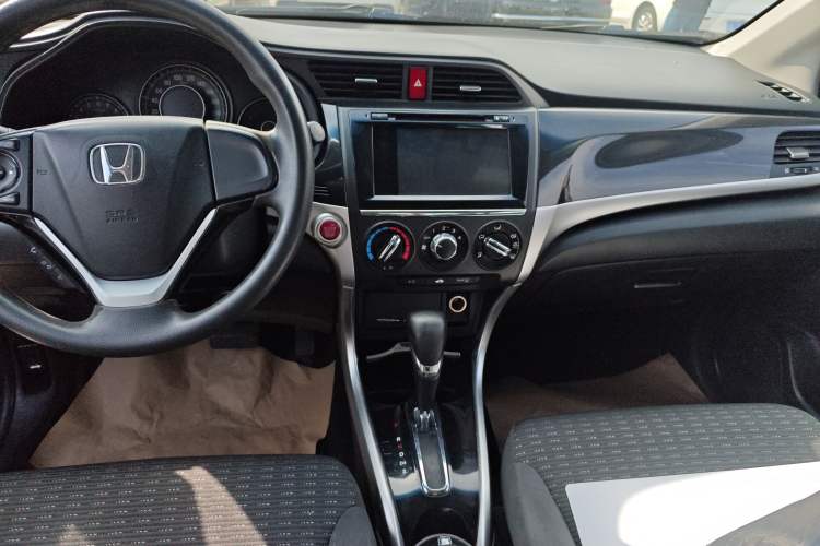 Used Honda Crider 2013 1.8L automatic luxury edition
