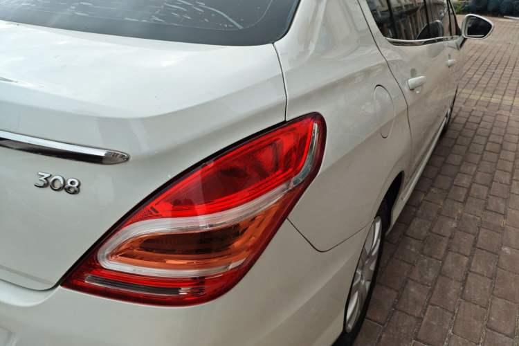 Used Peugeot 308 2014 Enjoy Edition Classic 1.6L Manual YouShang Model
