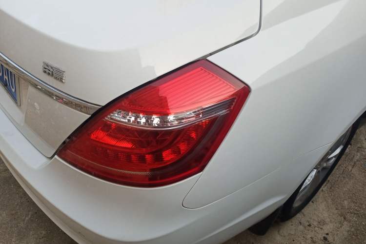 Used Geely Auto Emgrand 2016 Sedan 1.5L CVT Upward Version
