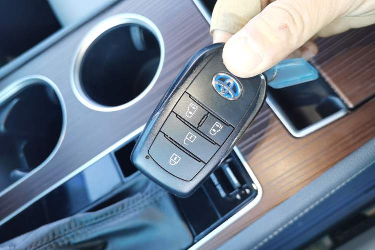 Used Toyota Sienna 2023 2.5L Hybrid Comfort Edition