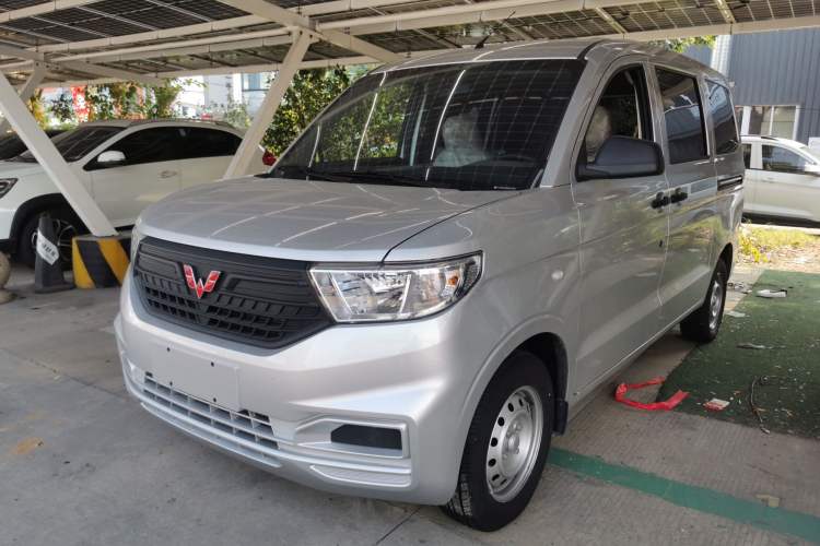 Used Wuling Hongguang V 2022 1.5L Jingqu Edition Electric-Assist LAR

