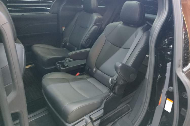 Used Toyota Granvia 2024 2.5L Hybrid Prestige PLUS Edition