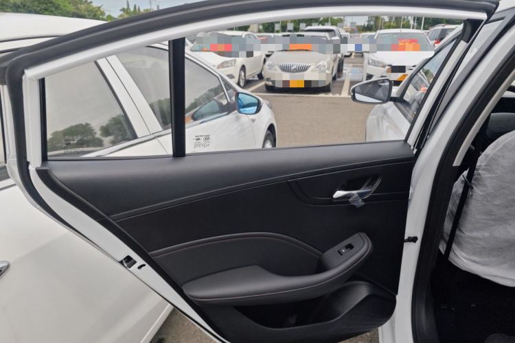 Used Roewe i5 2023 1.5L Manual Comfort Edition
