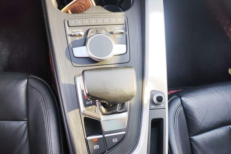 Used Audi A4L 2019 40 TFSI Fashion Edition China VI Emission Standard
