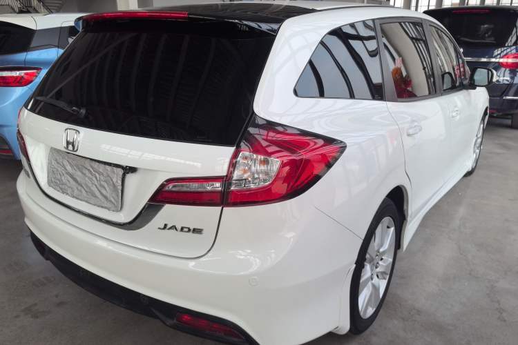 Used Honda Jade 2016 1.8L Automatic Comfort Elite Version 5 Seats
