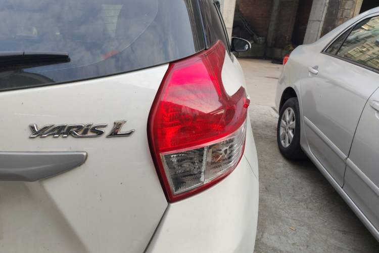 Used Toyota YARiS L 2015 1.5E Automatic Charm Edition