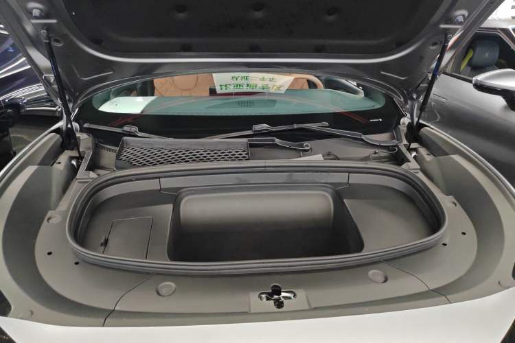 Used BYD Song L EV 2025 Intelligent Driving Version 662 km LiDAR Excellence Edition
