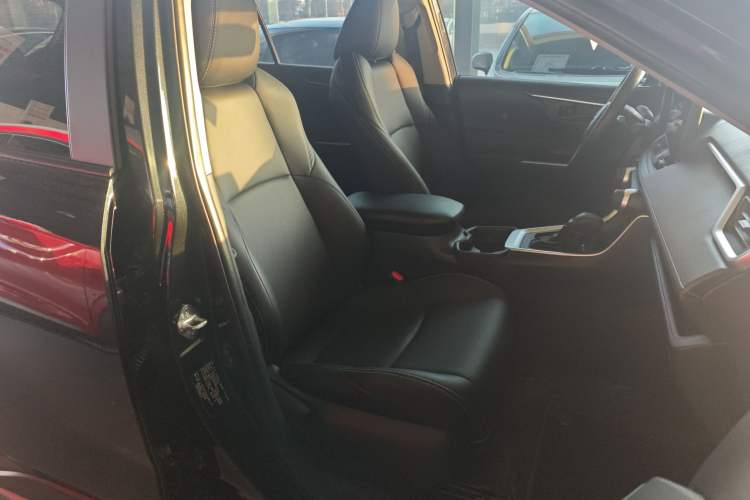 Used Toyota Wildlander 2023 2.0L CVT Two-Wheel Drive Leading Edition