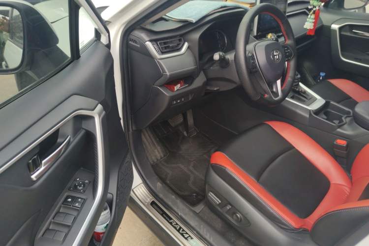 Used Toyota RAV4 2022 2.0L CVT Two-Wheel Drive Fashion Edition
