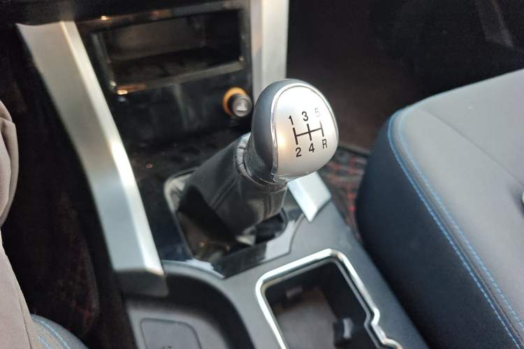 Used Leopaard Q6 2015 2.4L Manual Two-Wheel-Drive Elite Model
