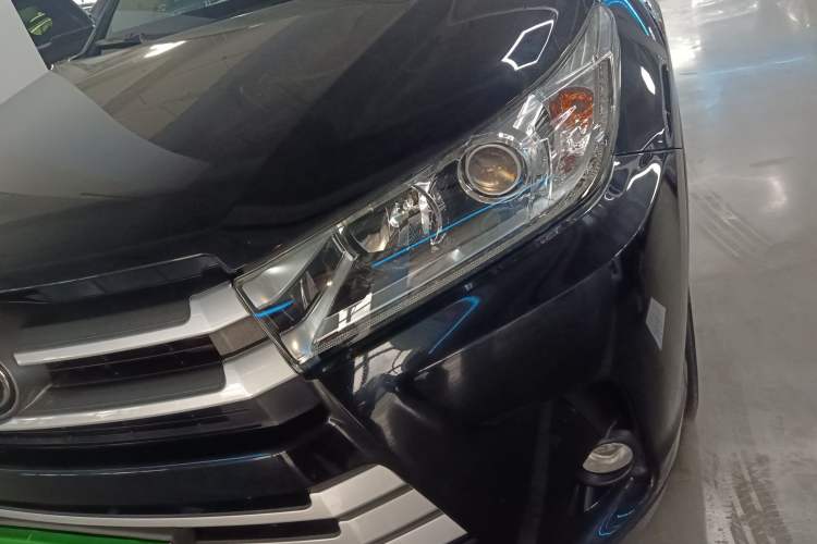 Used Toyota Highlander 2018 2.0T Four-Wheel Drive Luxury Version 7 Seats China VI Standard
