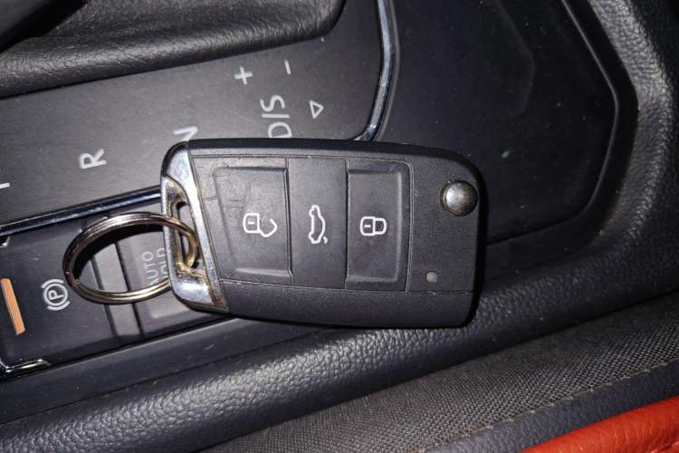 Used Volkswagen Tiguan L 2020 330TSI Automatic Two-Wheel Drive Luxury Edition China VI Standard
