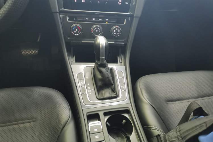 Used Volkswagen Golf 2019 1.8TSI Travel Edition