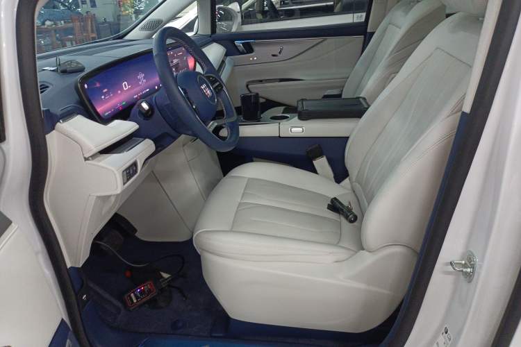 Used Buick GL8 New Energy 2024 Lu Zun Luxury Edition 7-Seater
