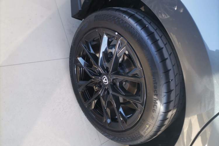 Used Changan UNI-V 2024 1.5T Prestige Edition
