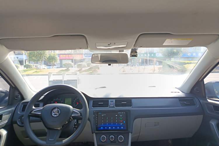 Used Skoda Rapid 2016 1.6L Automatic Front-Wheel Drive Model