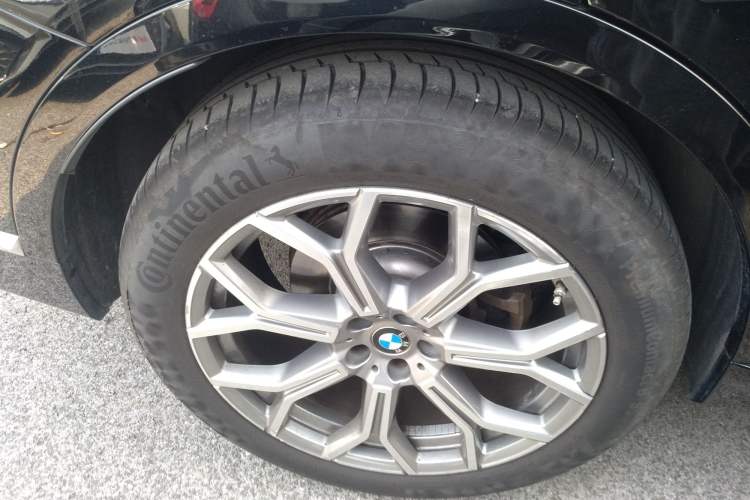 Used BMW X7 2021 xDrive40i Luxury Package with Leading Features