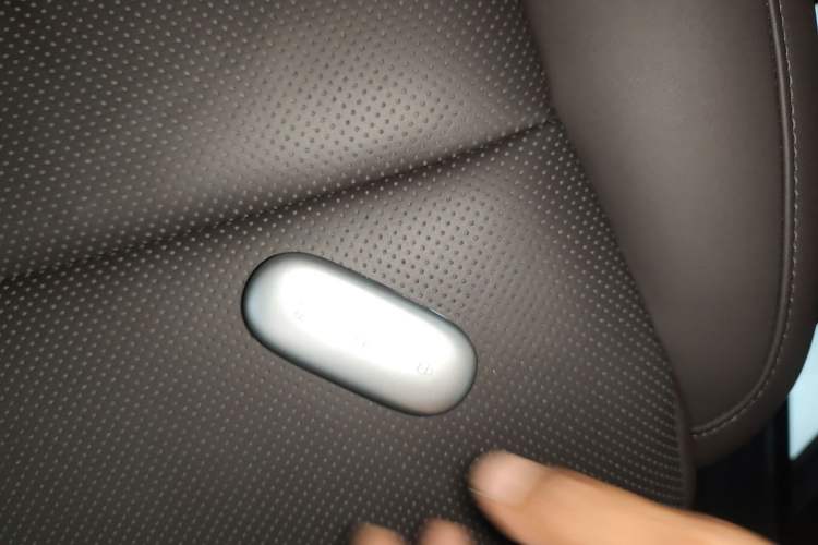 Used Li Auto L8 2023 Pro Model
