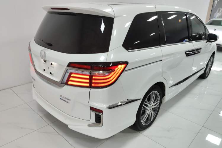 Used Honda Elysion 2019 2.0L Hybrid Luxury Edition
