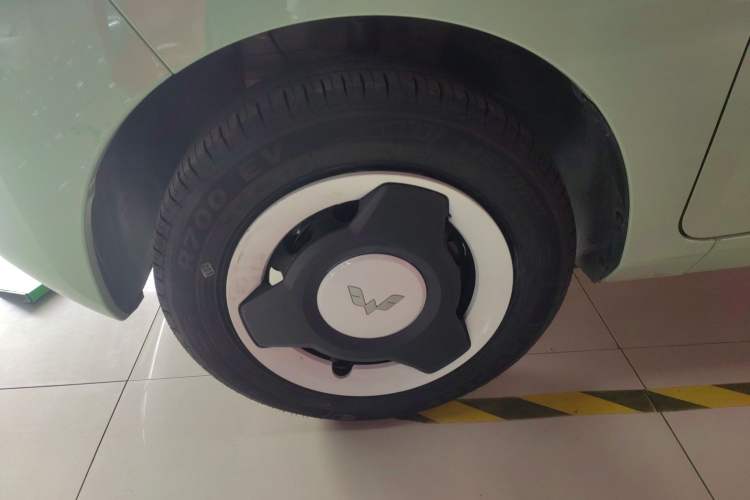 Used Wuling Hongguang MINIEV 2021 Macaron Premium Model – Lithium Iron Phosphate
