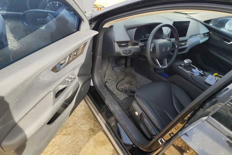 Used Hongqi E-QM5 2023 Revised Version Basic Travel Edition
