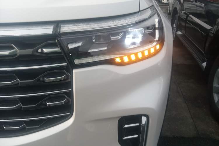 Used Ford Explorer 2023 EcoBoost 285 Four-Wheel Drive Stylish Plus Version 7 Seats