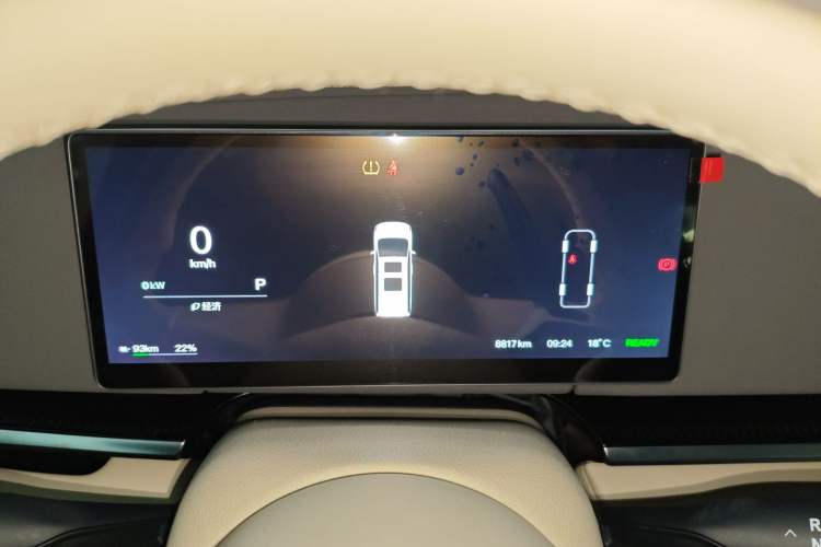 Used VOYAH Dream 2025 EV Four-Wheel Drive Flagship Kunpeng Edition
