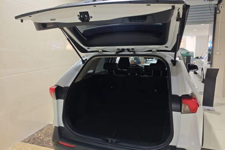 Used Toyota RAV4 2023 2.0L CVT Two-Wheel Drive Urban Edition
