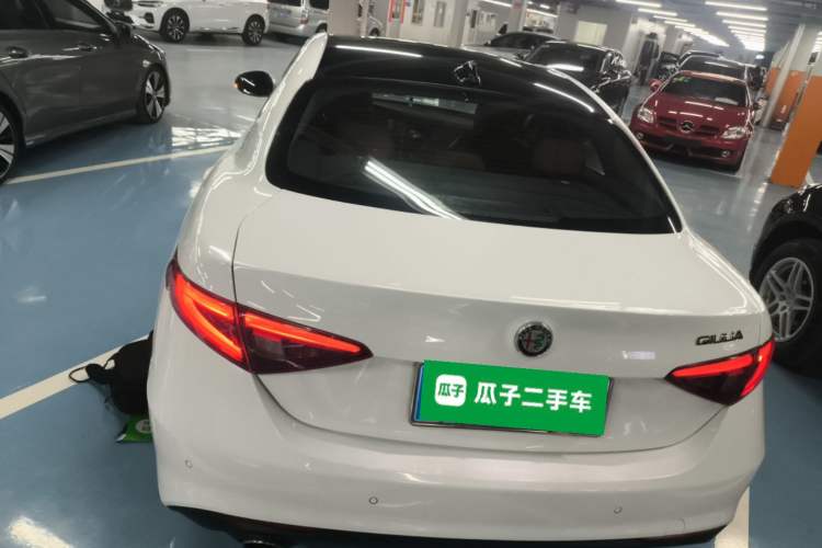 Used Alfa Romeo Giulia 2017 2.0T 200HP Luxury Edition