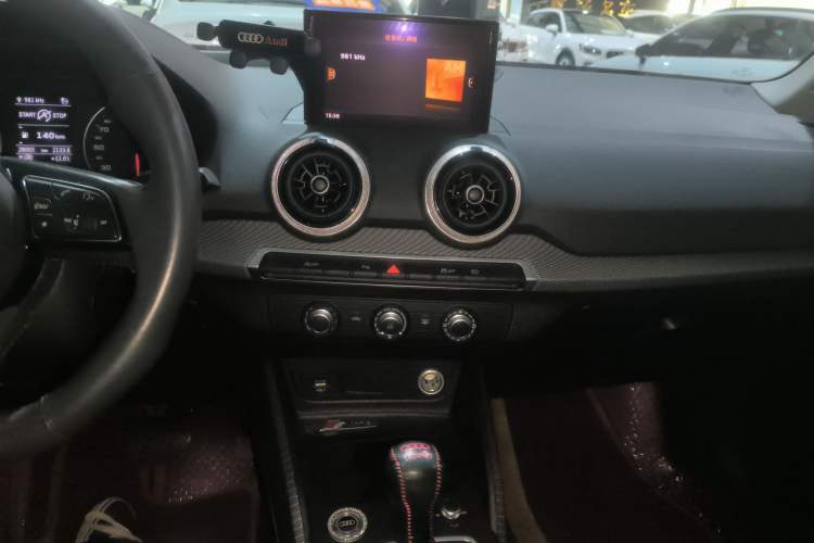 Used Audi Q2L 2022 35 TFSI Progressive Dynamic Edition
