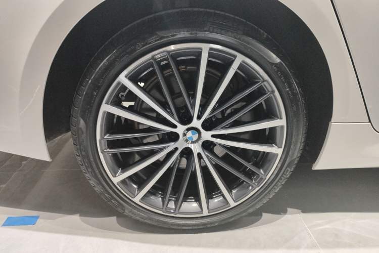 Used BMW 5 Series 2021 Facelifted 530Li xDrive M Sport Package
