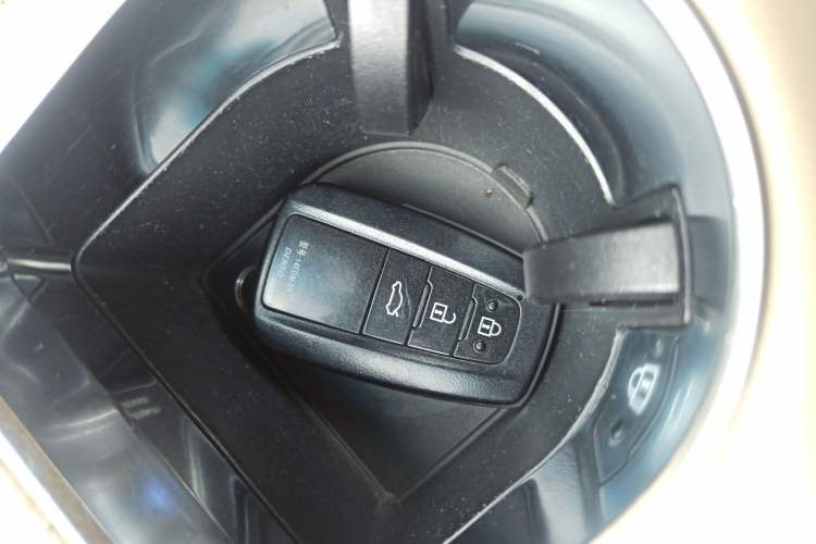 Used Toyota Avalon 2019 2.5L Touring Premium Version China VI Standard
