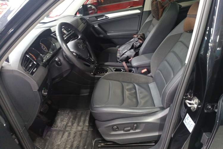 Used Volkswagen Tiguan L 2019 Revised 330TSI Automatic Two-Wheel Drive Smart & Luxury Edition China VI Standard

