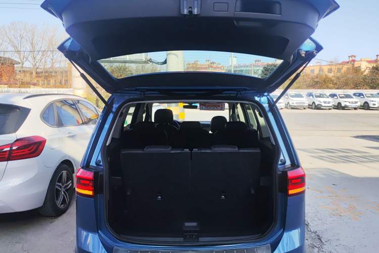 Used Volkswagen Touran 2016 Volkswagen Touran L 280TSI DSG Comfort Edition