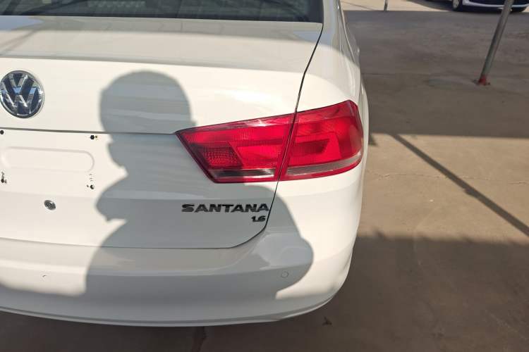 Used Volkswagen Santana 2015 1.6L Manual Comfort Edition