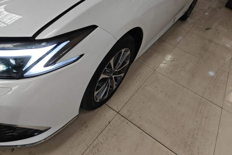 Used Lexus ES 2025 300h Deluxe Edition
